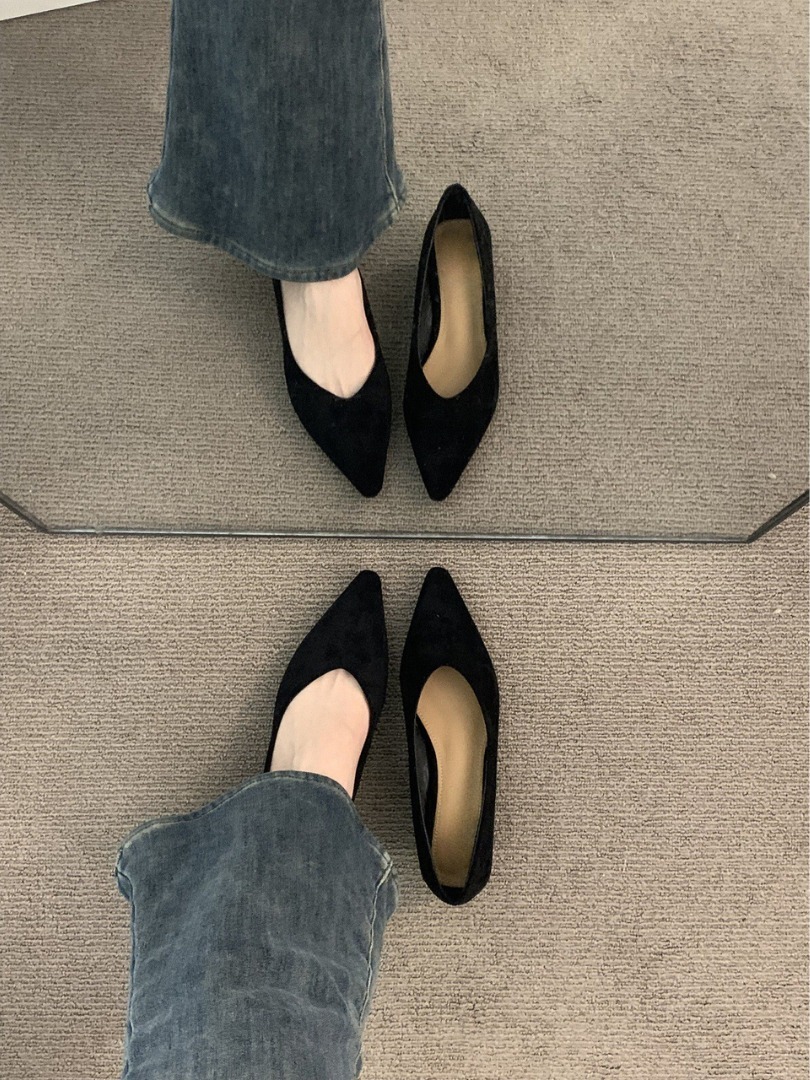 https://pub-0163500fb5fb40a68e00f65d140ad0cc.r2.dev/ec-products/20261018-mom/907108093391/black_mirror_trim_480484b5d9.jpg