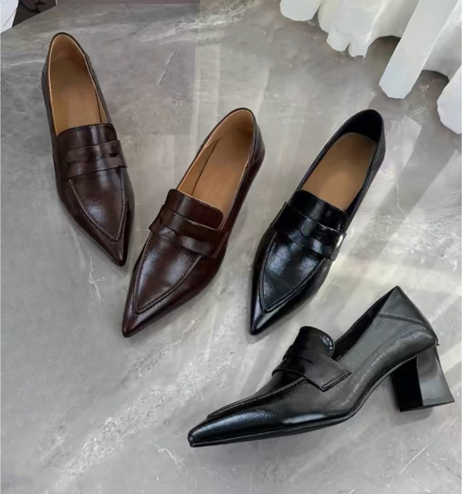 https://pub-0163500fb5fb40a68e00f65d140ad0cc.r2.dev/ec-products/20261018-mom/984876614831/brown_black_set2_crop_d4d163b533.jpg